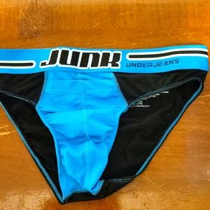 Junk briefs